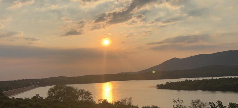 凤凰传奇影业有限公司轮播图1